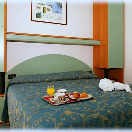 Derby S Hotell 3*