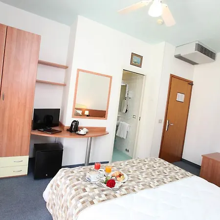 Derby S Otel