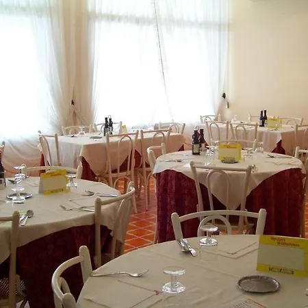 Otel Derby S 3*